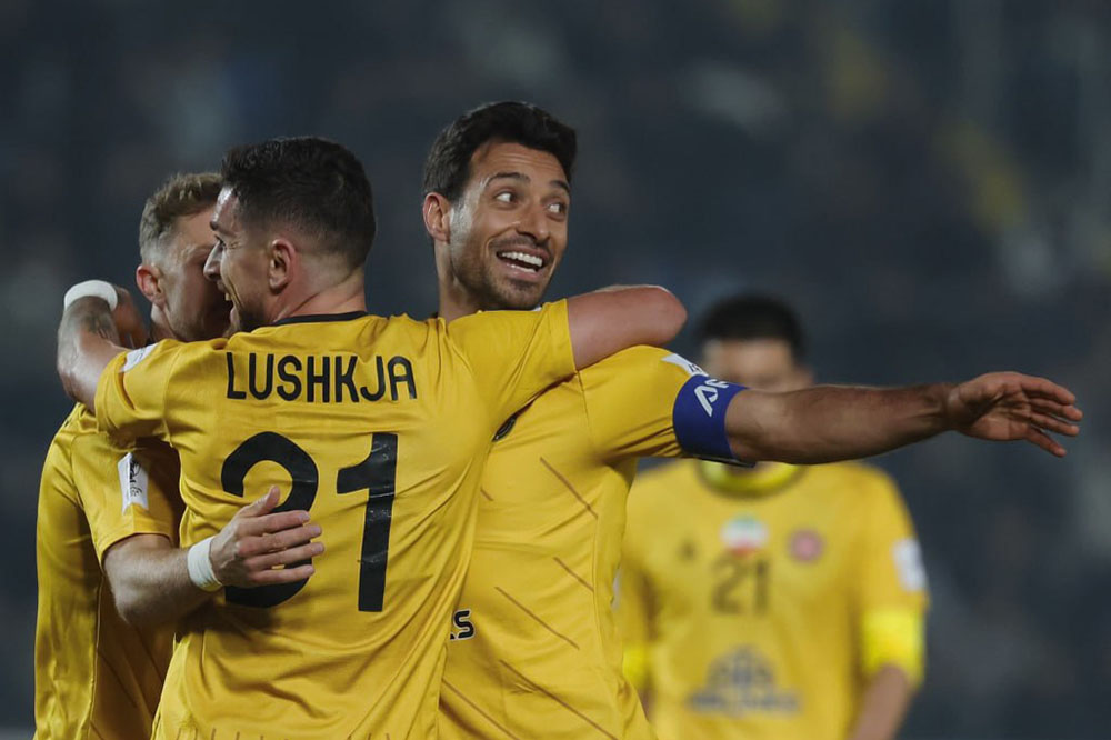 صدرنشینی موقت با تعویض طلایی اسکوچیچ