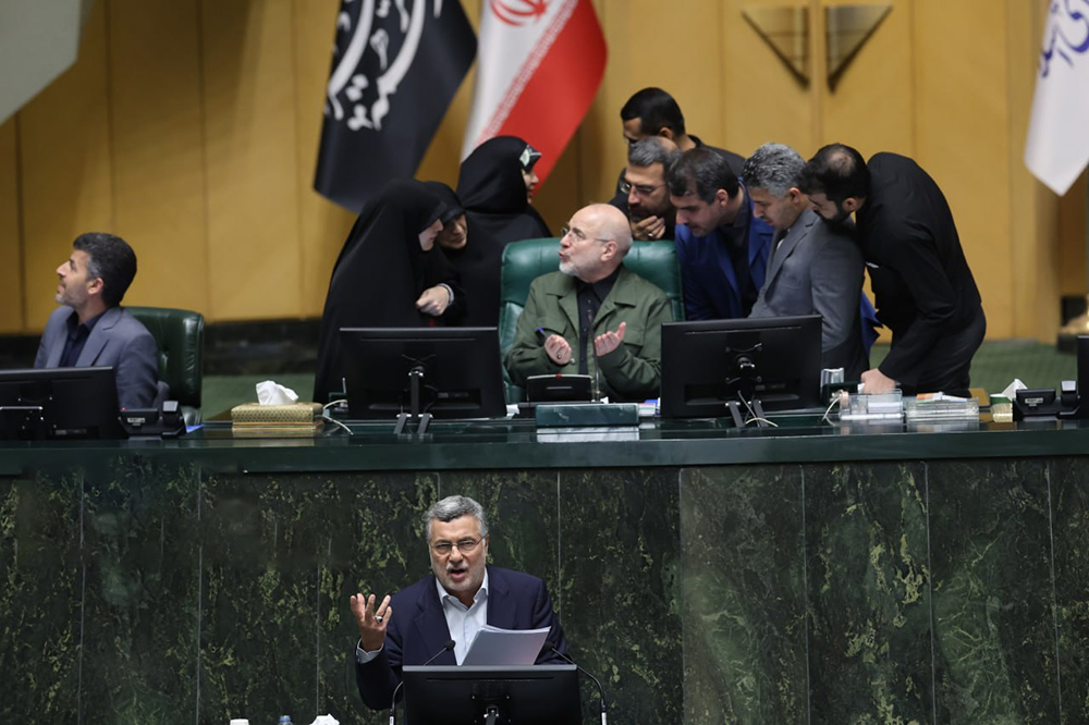 مجلس از توضیحات و پاسخ وزیر بهداشت قانع شد