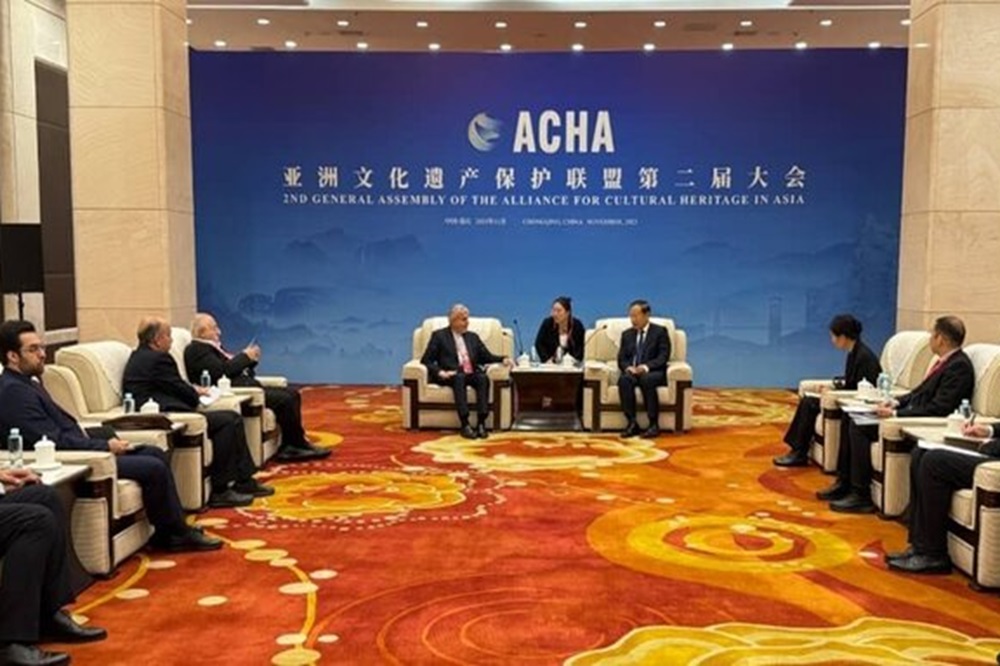 صالح امیری پیام پزشکیان را به وزیرچین منتقل کرد