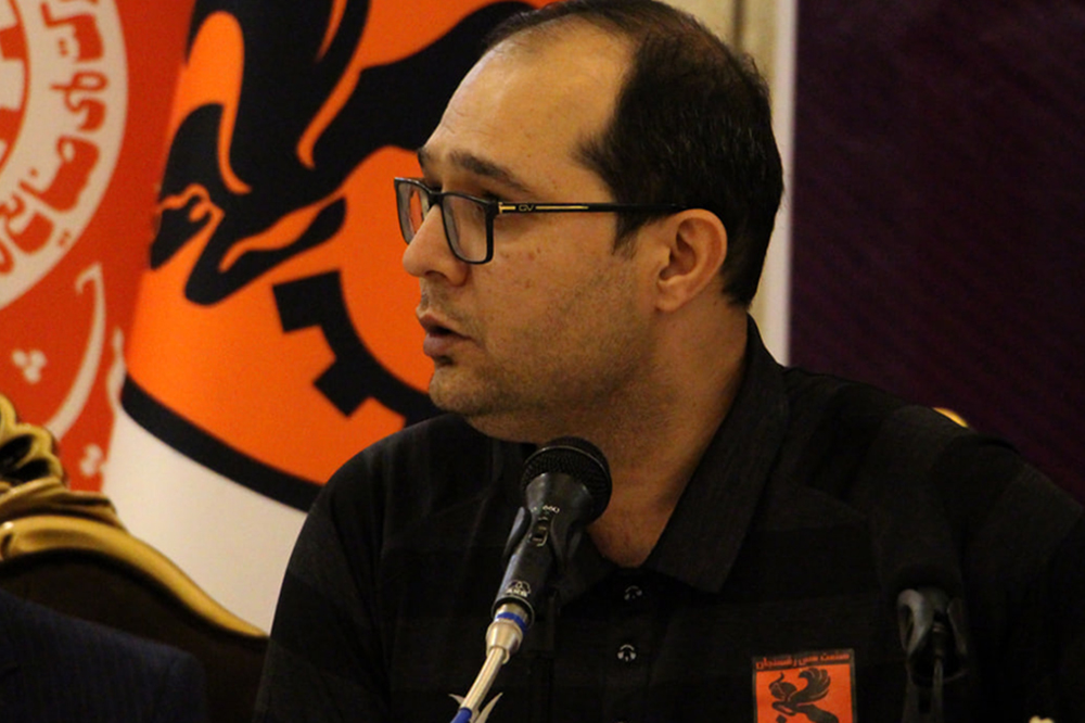 مس سراغ سرمربی سابق رفت