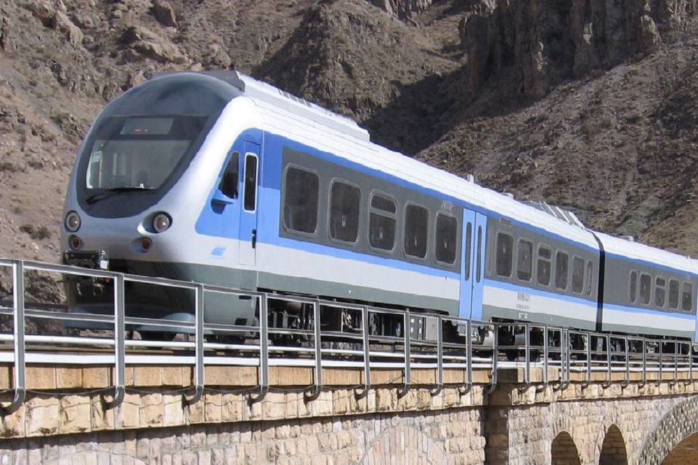 سهم تقریباً صفر قطار حومه‌ای در جابه‌جایی‌ها به تهران