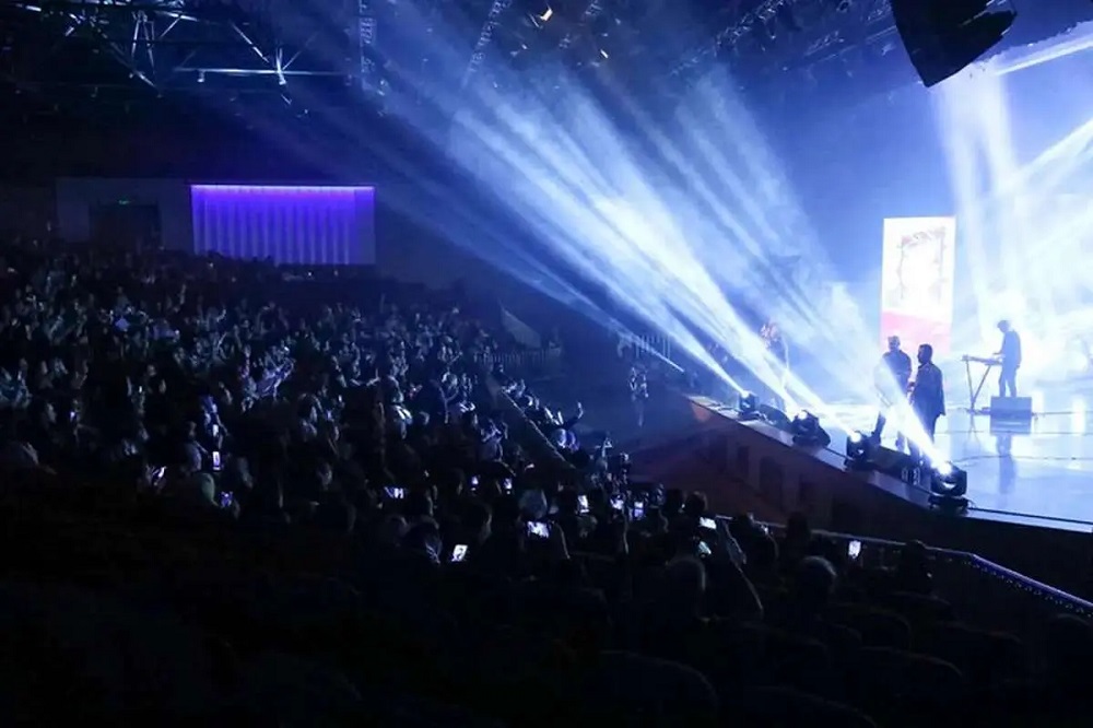 کدام خوانندهها بیشتر به روی صحنه میروند؟