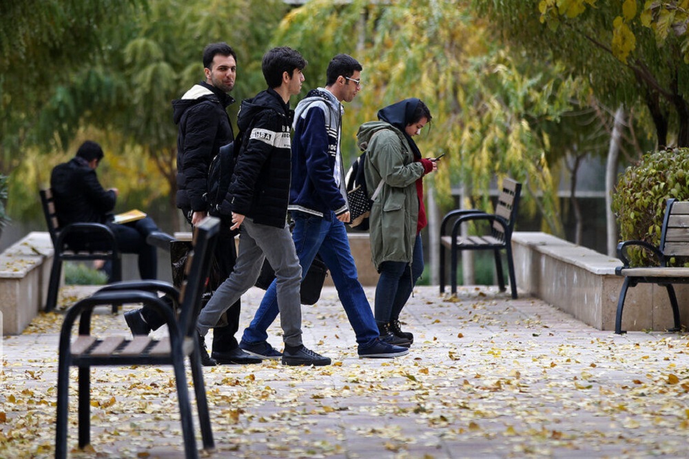 امروز دانشگاه از هر زمانی سیاست گریزتر است