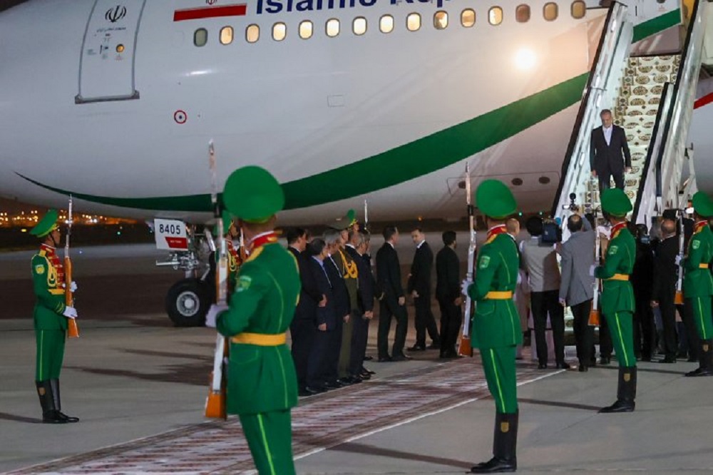 مراسم استقبال رهبر ملی ترکمنستان از پزشکیان