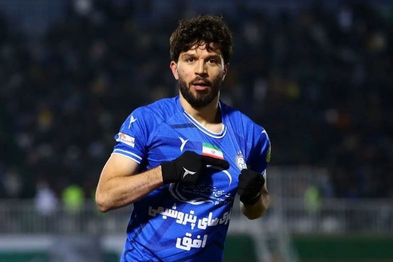 ماشاریپوف در استقلال ماندنی است؟