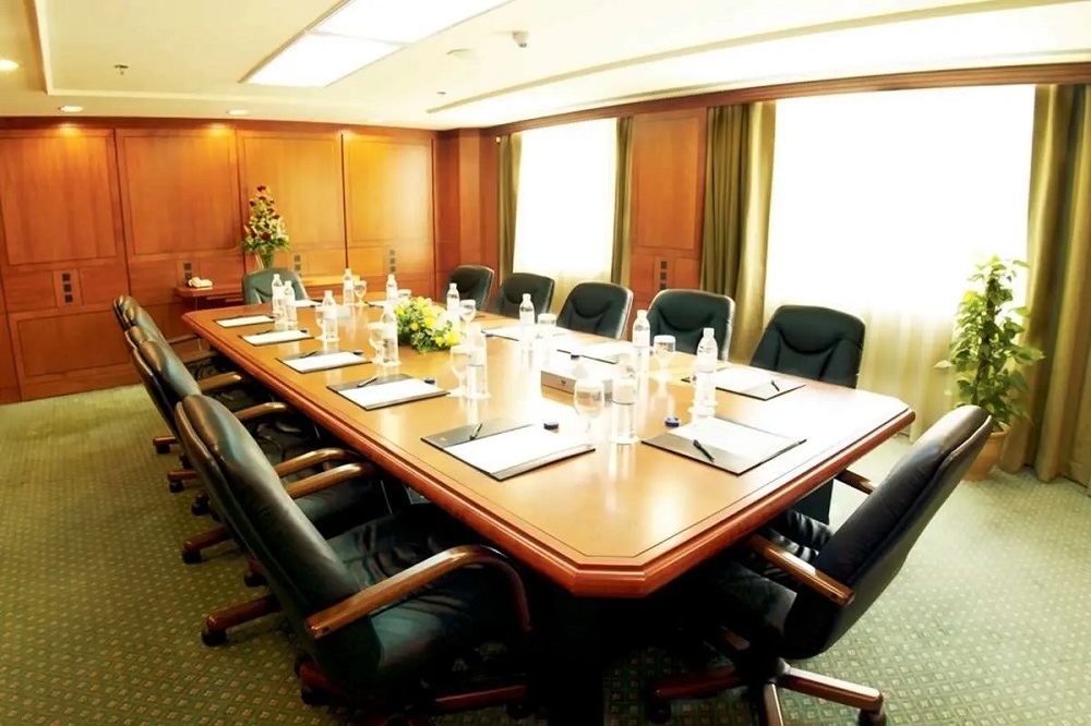 ممنوعیت سرو میوه، شیرینی، شام و ناهار در جلسات اداری