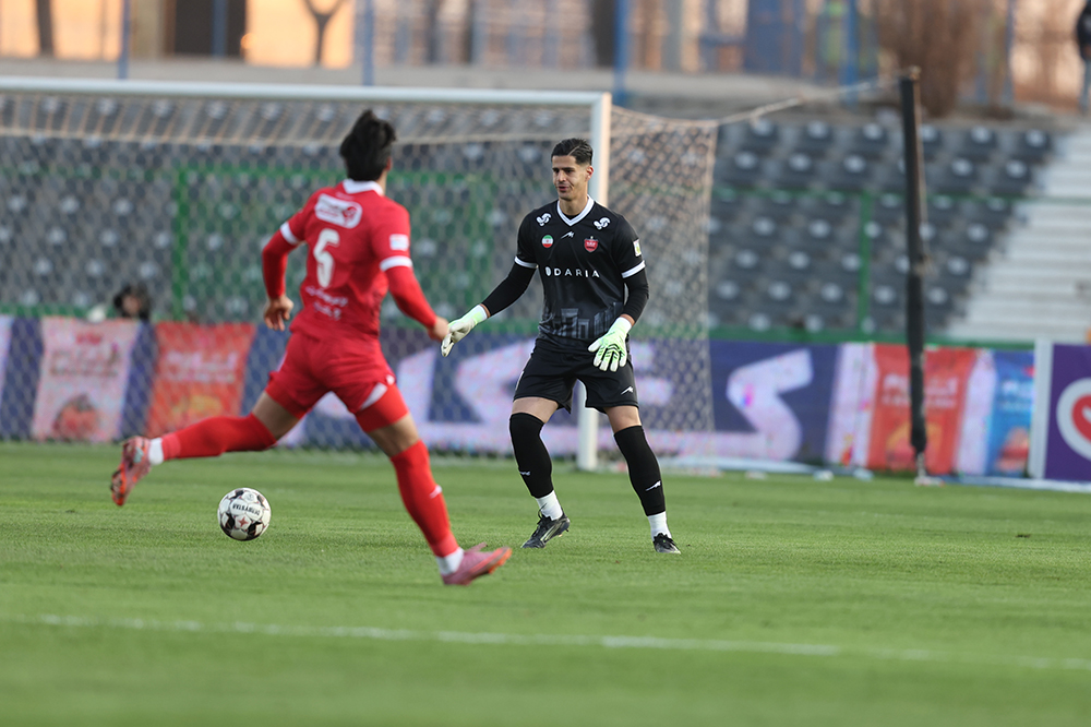 قفل محکم پیام به دروازه پرسپولیس