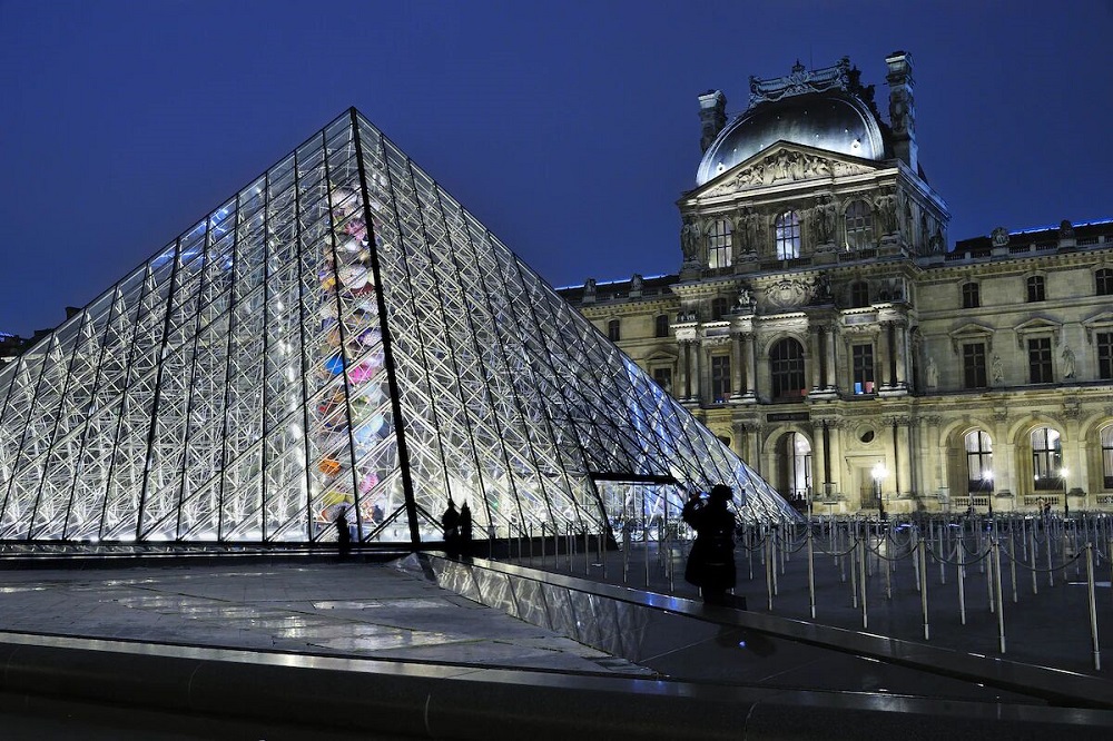 بدبیاری جدید «لوور» را به تعطیلی کشاند!
