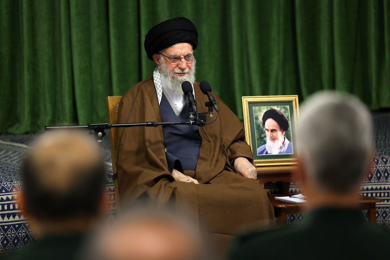 دیدار دستاندرکاران کنگره بزرگداشت شهدای البرز با رهبر انقلاب