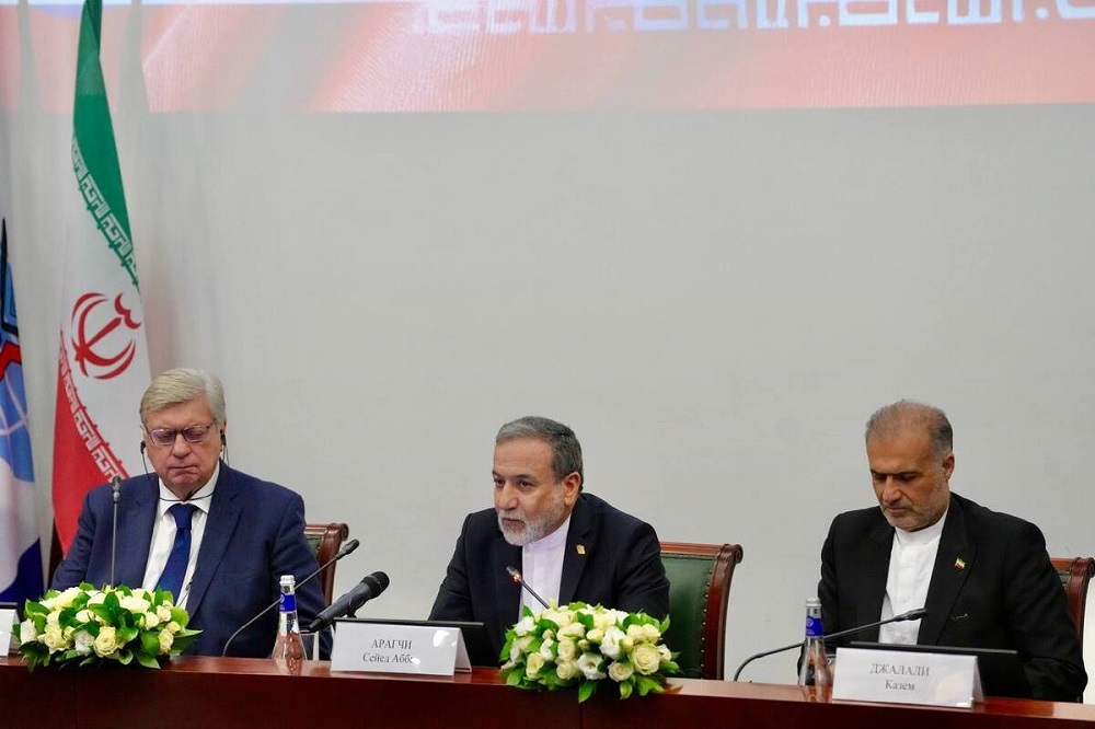 عراقچی: ایرانیها دکترای دور زدن تحریم دارند