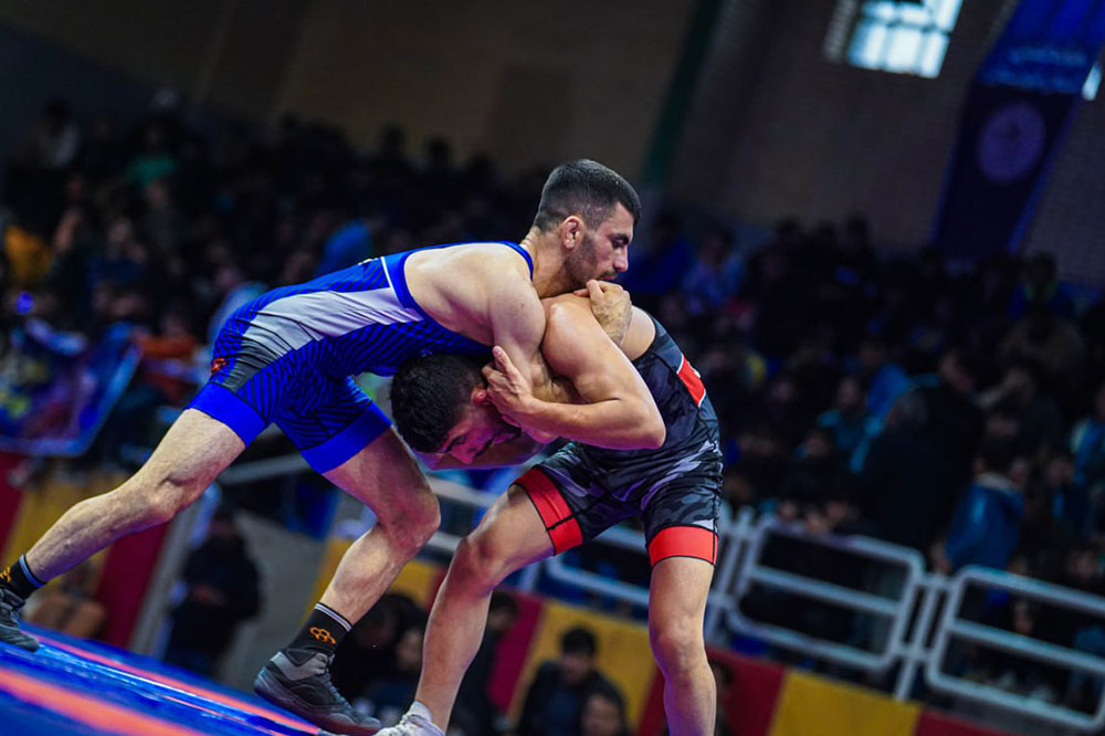 صعود علیزاده و ناکامی مختاری در کشتی فرنگی قهرمانی کشور