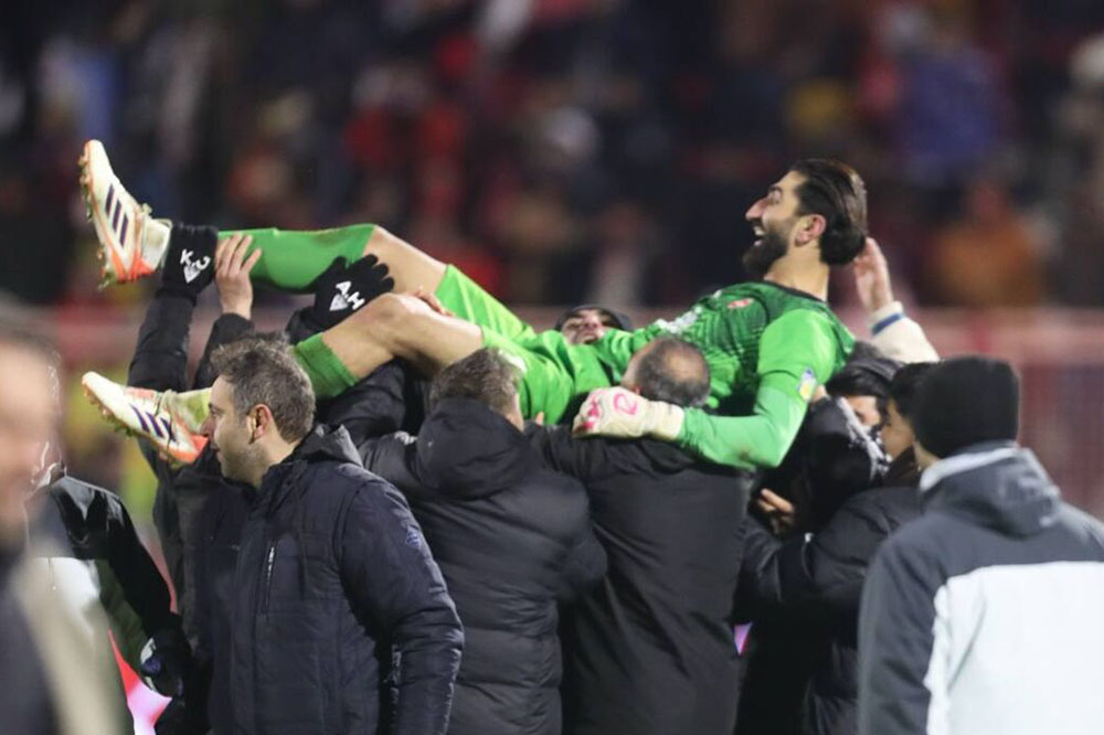 گلر تراکتور پیگیر وضعیت پنجره نقل و انتقالاتی آبیها!