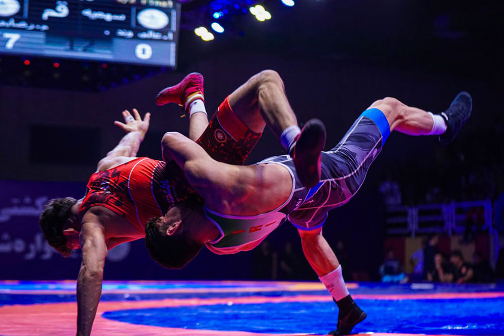 بازگشت قهرمان آسیا با مدال و طلایی شدن علیزاده