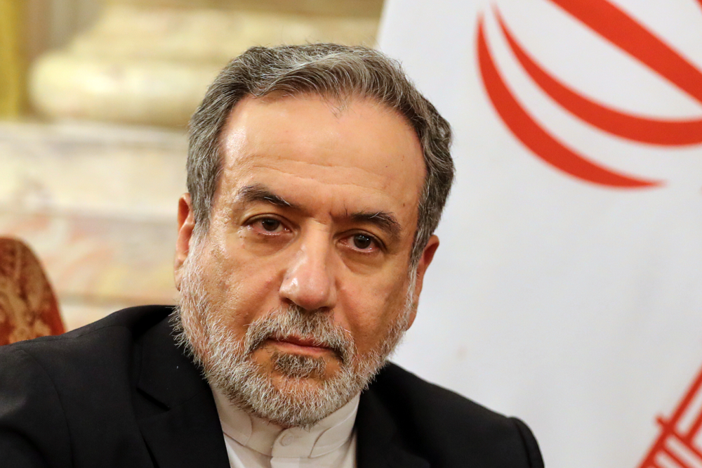 عراقچی: قطع اینترنت از روزی انجام شد که عملیات تروریستی آغاز شد