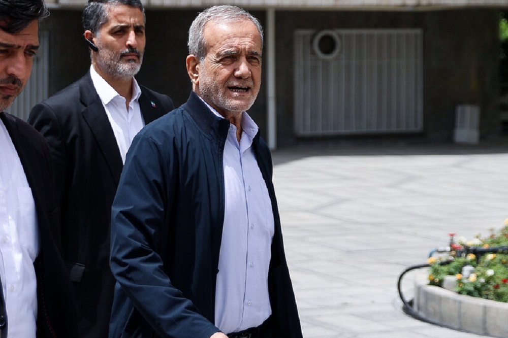 پزشکیان به سوالات اقتصادی خبرنگاران: نترسید، نشست میگذارم!