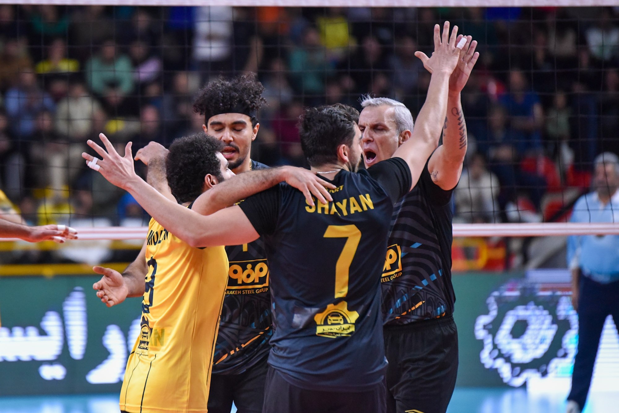 پیروزی سپاهان در سوپرکلاسیکو و موفقیت صدرنشینان