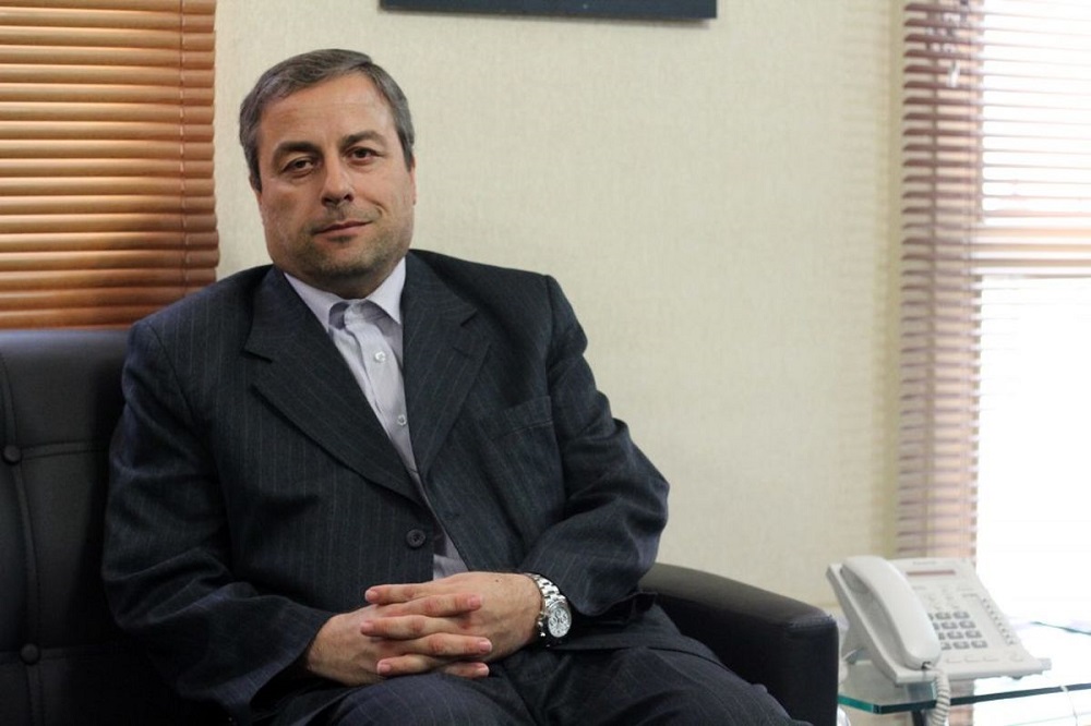 علامه نائینی قانون اساسی را میثاق مردم و حاکمیت میدانست