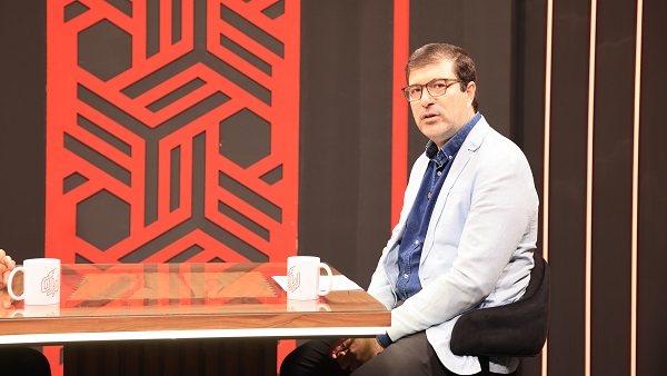 پاسداشت فیرحی، فرارَوی از اوست