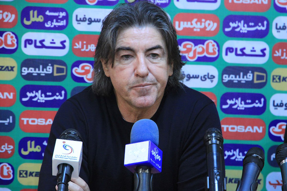 ساپینتو: استقلال را در شرایط کنونی تنها نمیگذارم