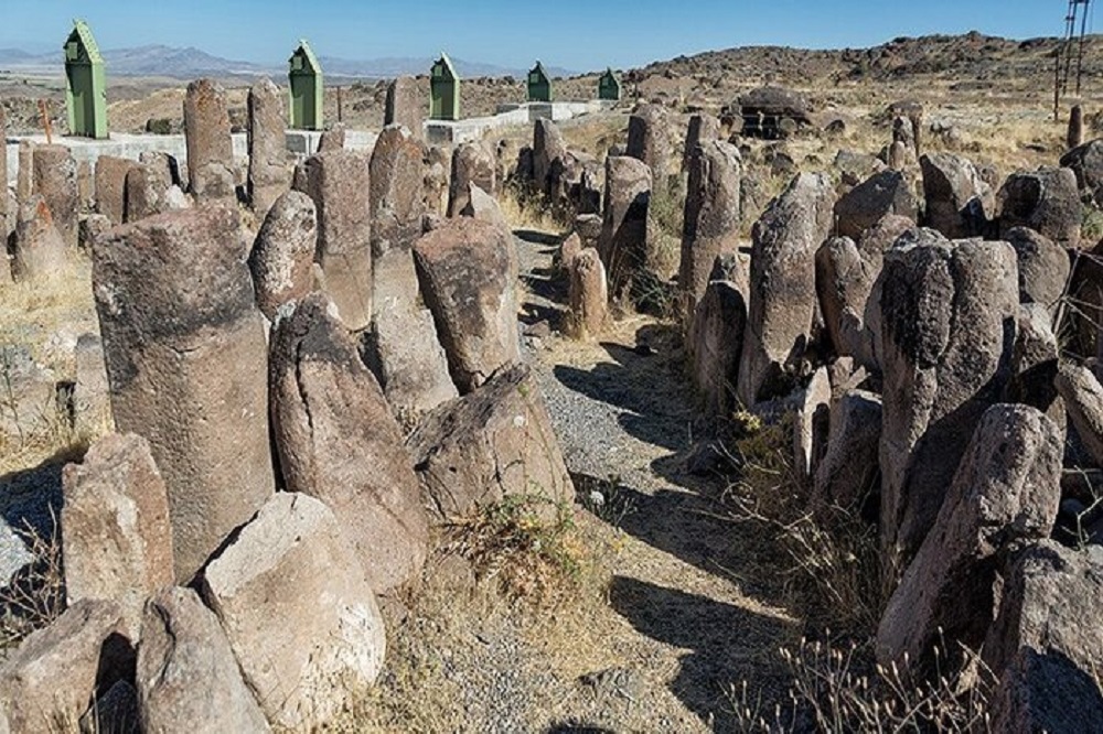 «شهریری» تنهاست