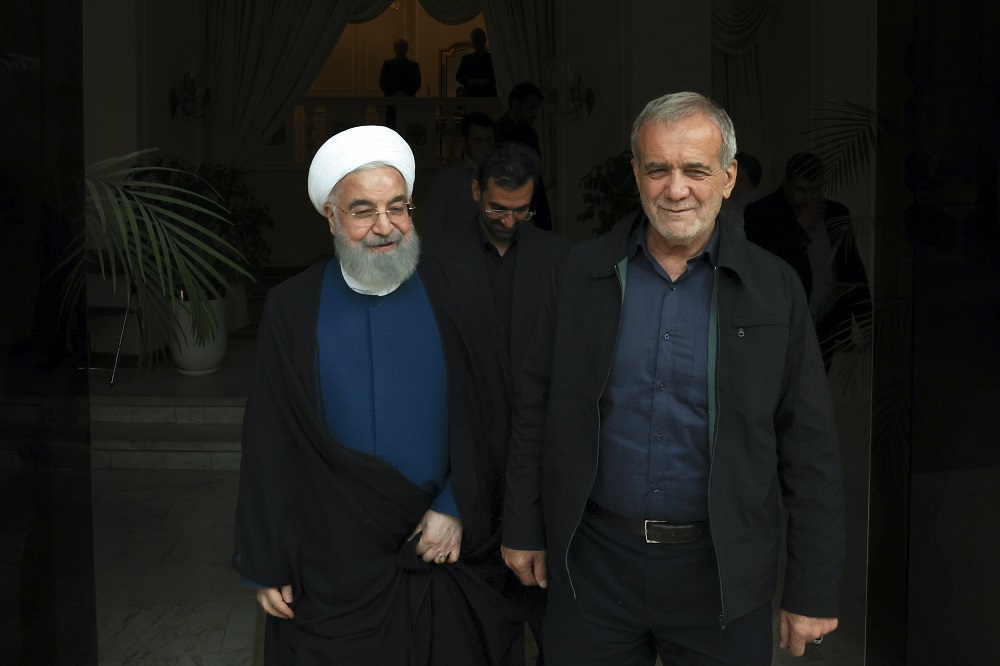 پزشکیان، روحانی نیست