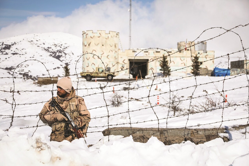 کمبود تجهیزات، جان مرزبان را تهدید میکند