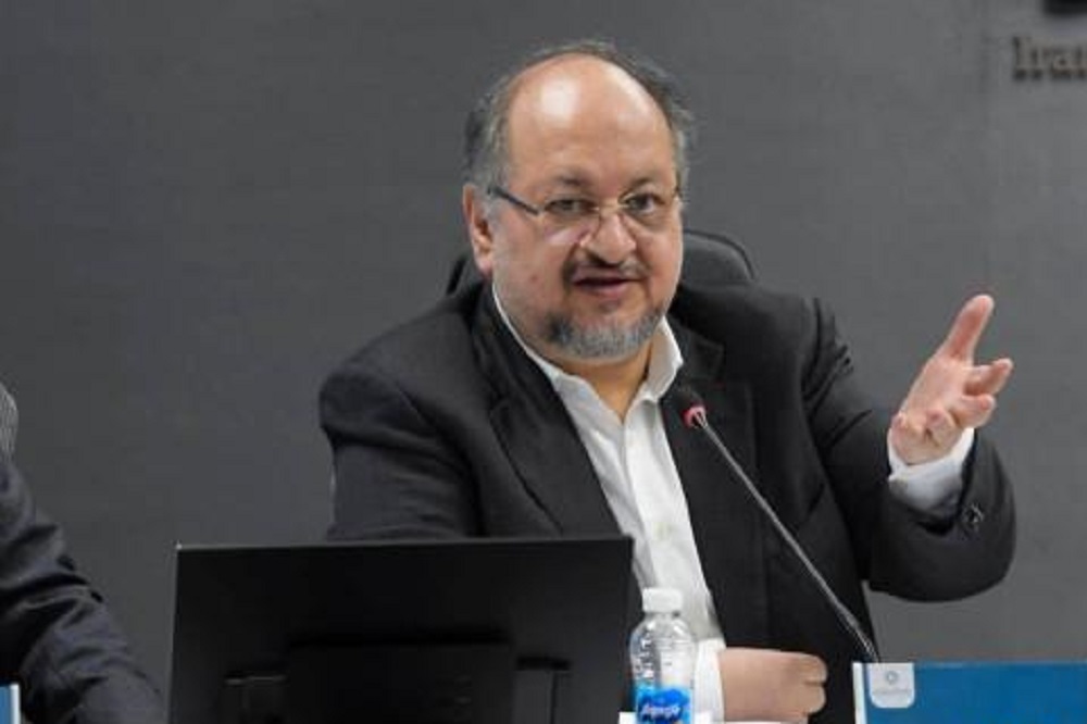 شریعتمداری: هلدینگ خلیج‌فارس ۱۰۰ درصد تعهدات ارزی خود را انجام داده است