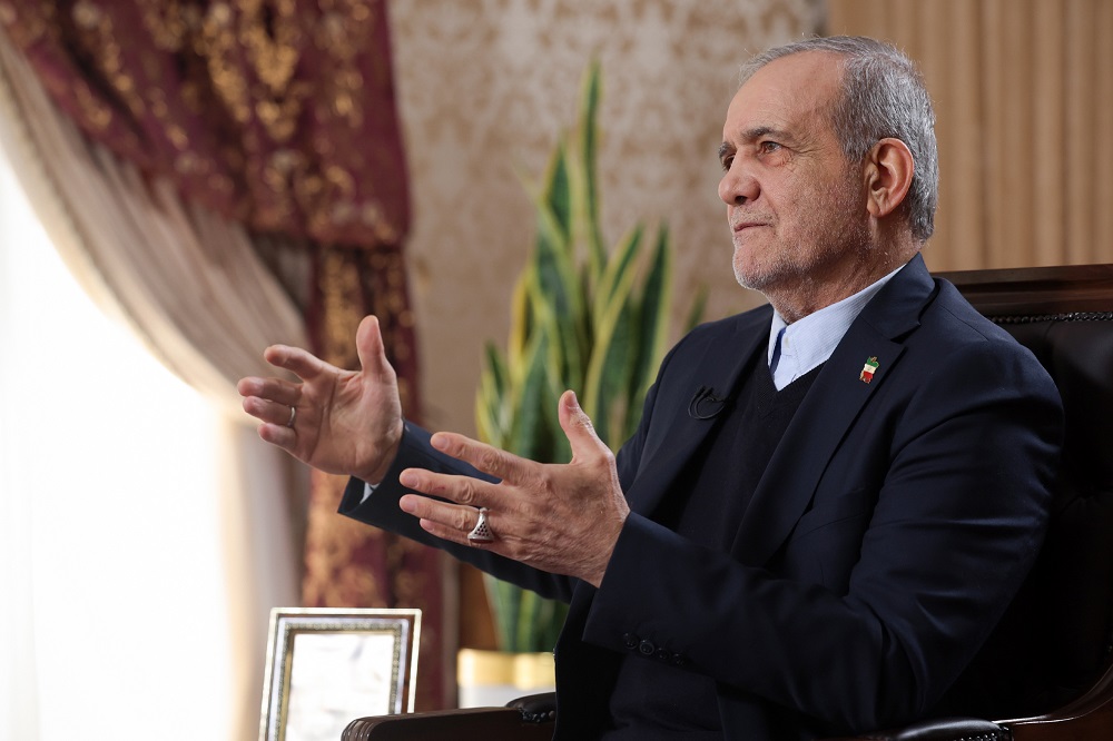 پزشکیان: برای ناامنی ایران نیروی تروریستی به کشور فرستادهاند