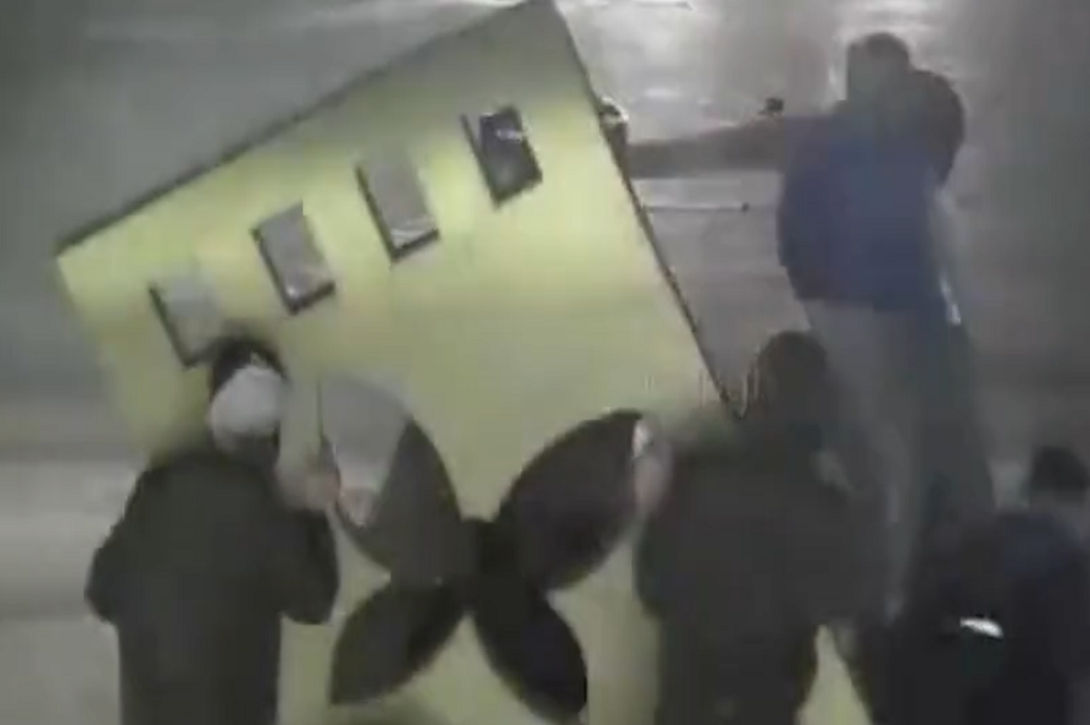 دار و دسته پهلوی حتی نماد جشنواره فیلم کودکان را هم تخریب کردند