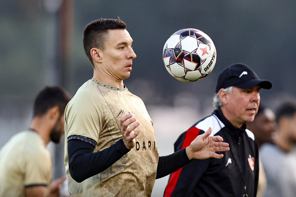 سرگیف برابر سپاهان در ترکیب اصلی قرمزها