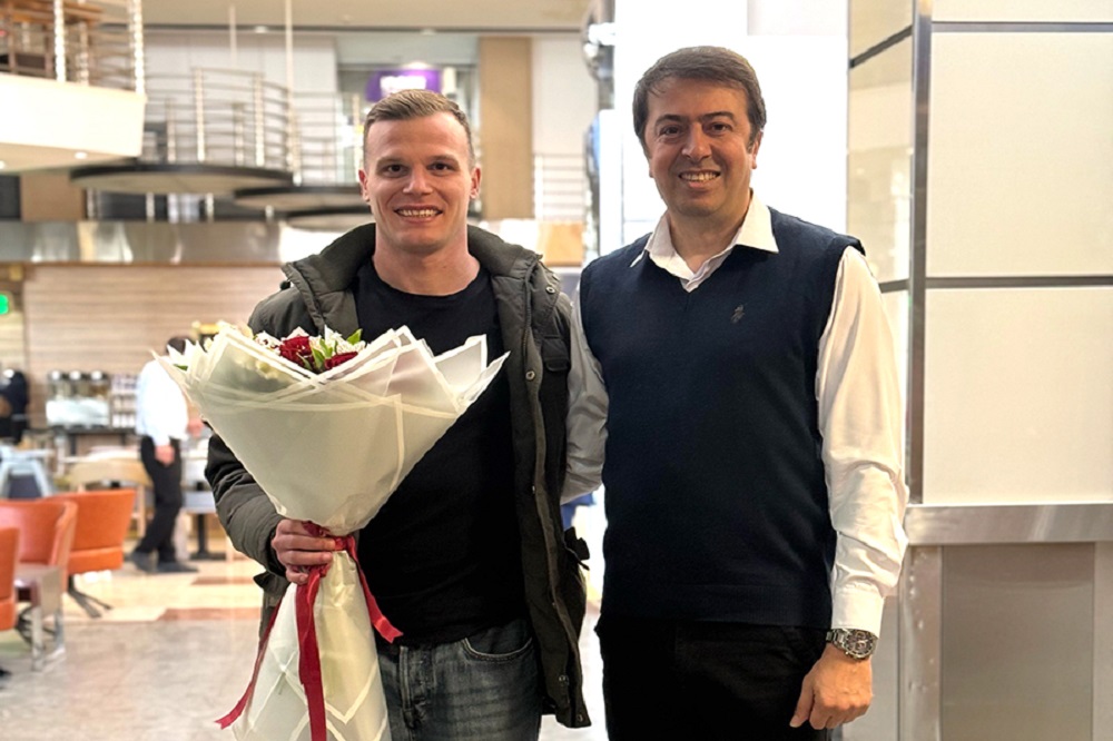 پرسپولیس با مدافع مجارستانی در اهواز