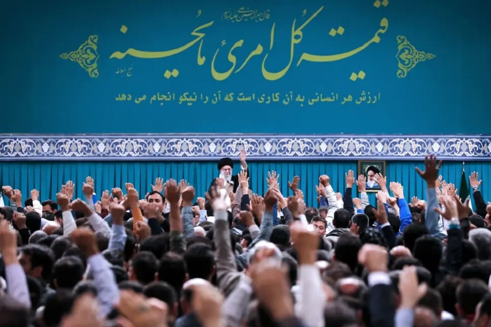 بیانیهی ۳۵۰۰ نفر از اهالی فرهنگ و رسانه در حمایت از رهبر انقلاب و اتحاد مقدس ملت