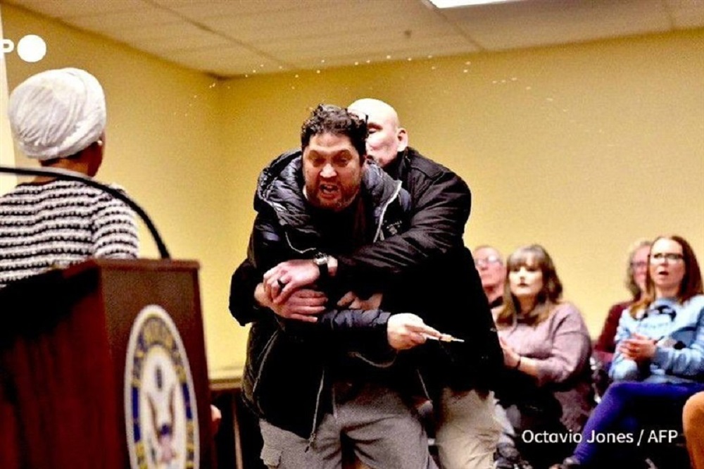 حمله به نماینده مسلمان کنگره آمریکا و منتقد اداره مهاجرت