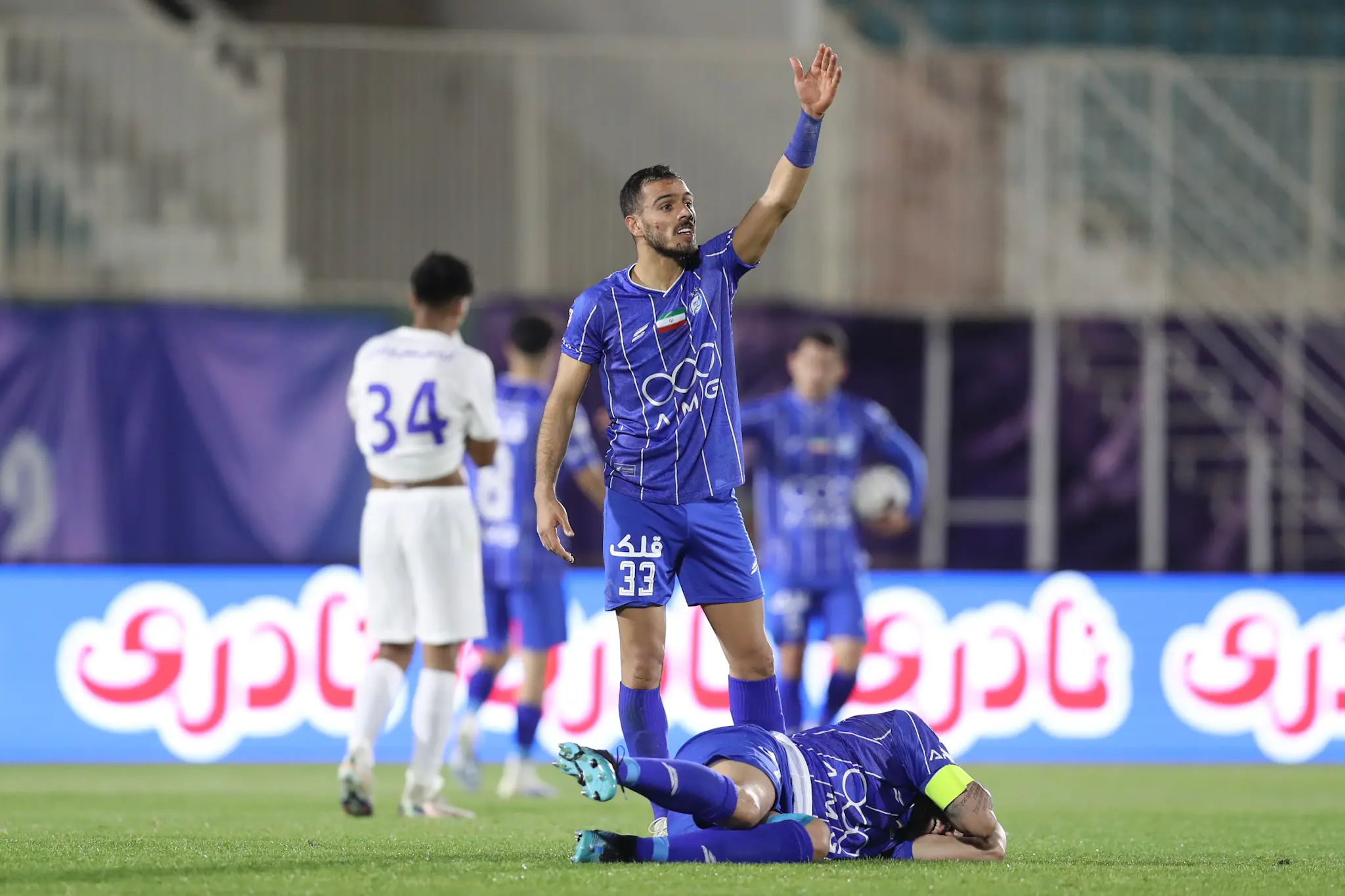 چرا آزادی و جلالی فیکس شدند و آسانی نیمکتنشین؟