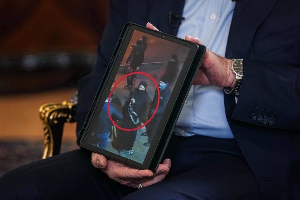 رئیس‌مجلس تصاویری از حوادث تروریستی اخیرا را به سی‌ان‌ان نشان داد