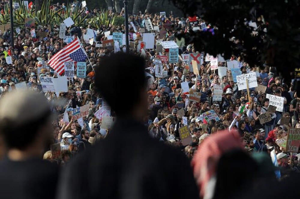 اعتراضات بزرگ مردمی در شهرهای مختلف آمریکا+ فیلم