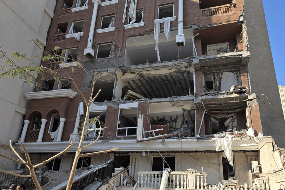 فارس: شایعه حمله پهپادی به ساختمان نیروی دریایی سپاه کذب است