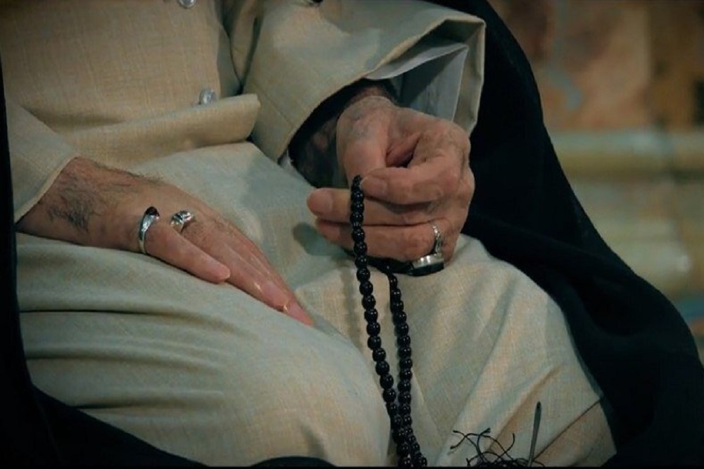 لحظاتی از حضور رهبر انقلاب در جمکران