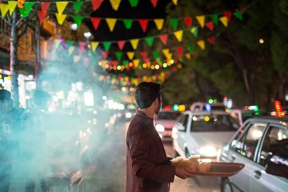 نور افشانی به مناسبت نیمهشعبان در اجتماع باشکوه تهرانیها