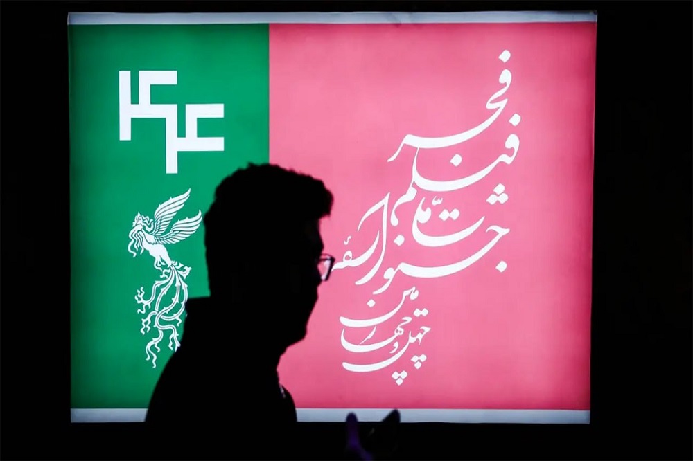 بی‌مخیسم باخت، فجر برد