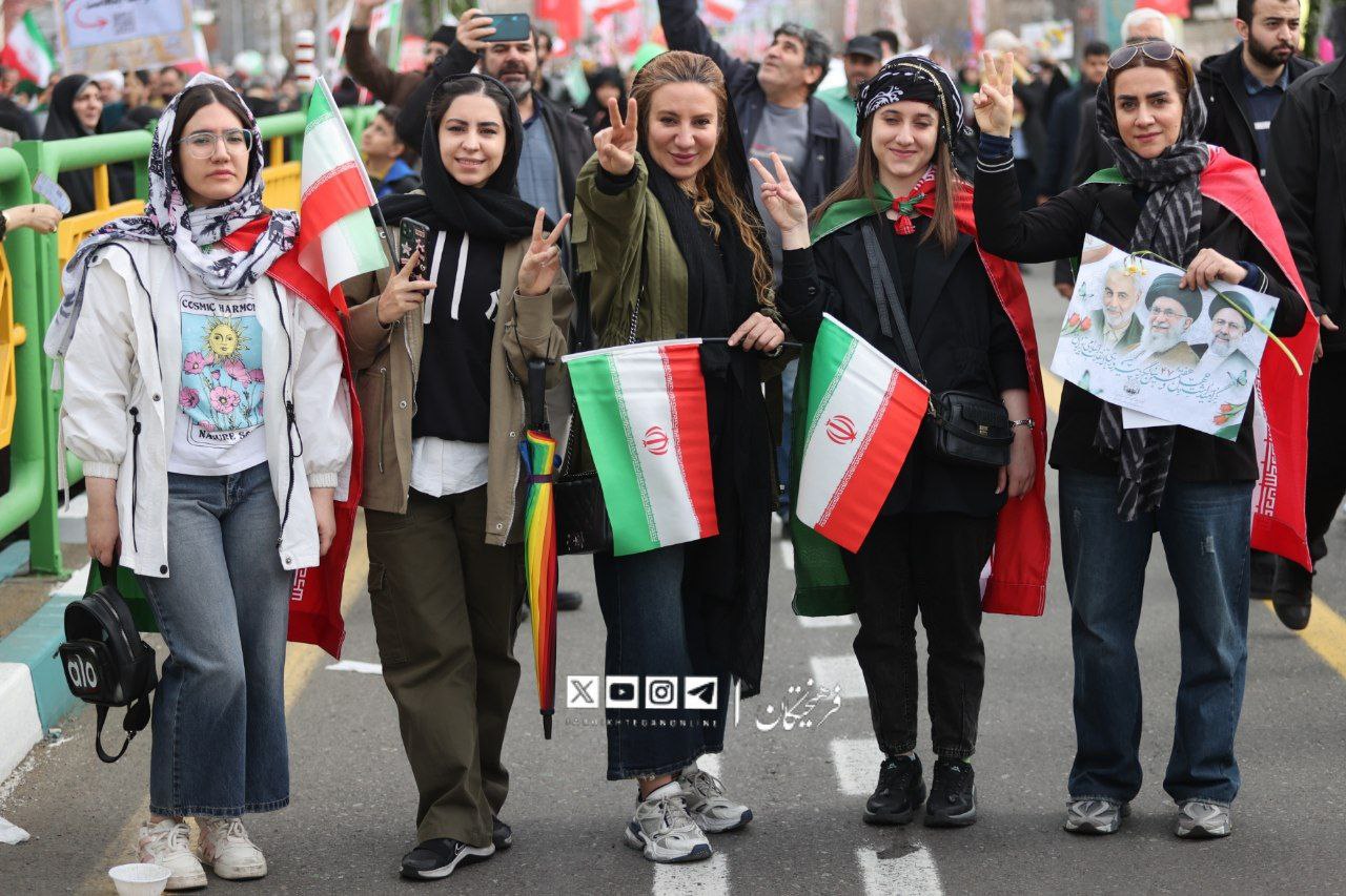 قابهای « فرهیختگان» از راهپیمایی ۲۲بهمن امسال