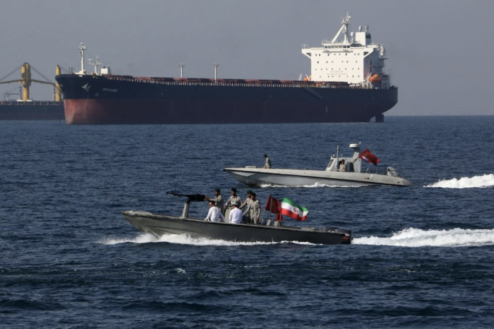 وال‌استریت ژورنال: توقیف نفتکش ایرانی به معنای کشیدن ضامن یک نارنجک است