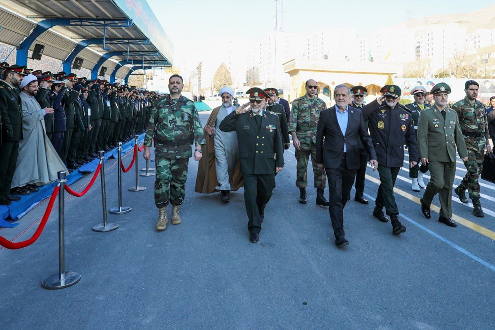 حضور رئیس‌جمهور در مراسم دانش آموختگی دانشجویان دانشگاه افسری و تربیت پلیس