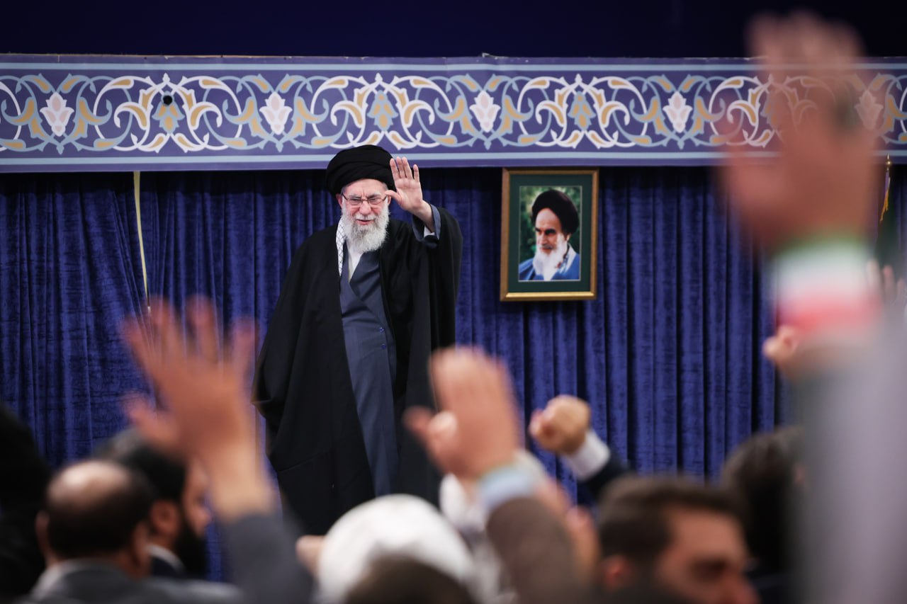 تصاویری از دیدار رهبر انقلاب  با مردم آذربایجان شرقی