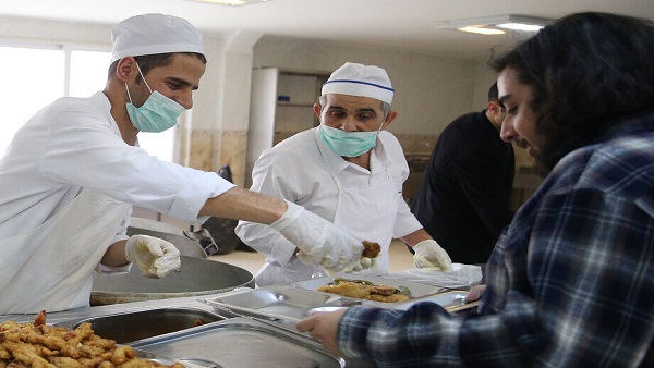 برای تأمین غذای دانشجویان ۳۰ همت بودجه نیاز داریم