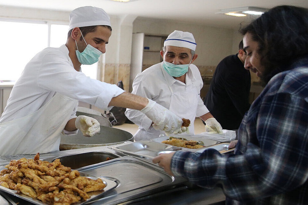 برای تأمین غذای دانشجویان ۳۰ همت بودجه نیاز داریم