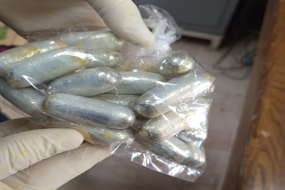 کشف حدود یک کیلو بلع کوکائین در فرودگاه امام