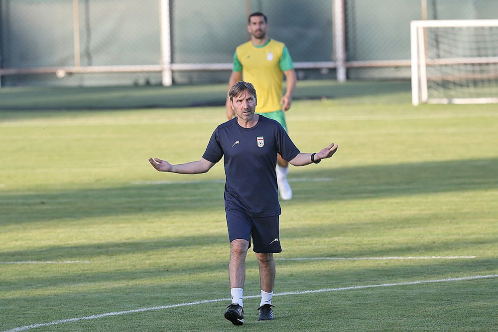 یک امتیاز از ۲ بازی برای پیزا با دستیار سابق قلعهنویی