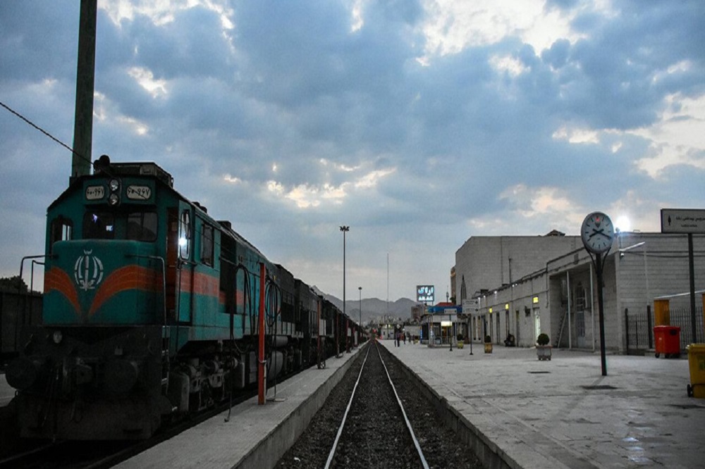 آغاز پیش‌فروش بلیت‌ قطارهای نوروزی از ۱۰ اسفند