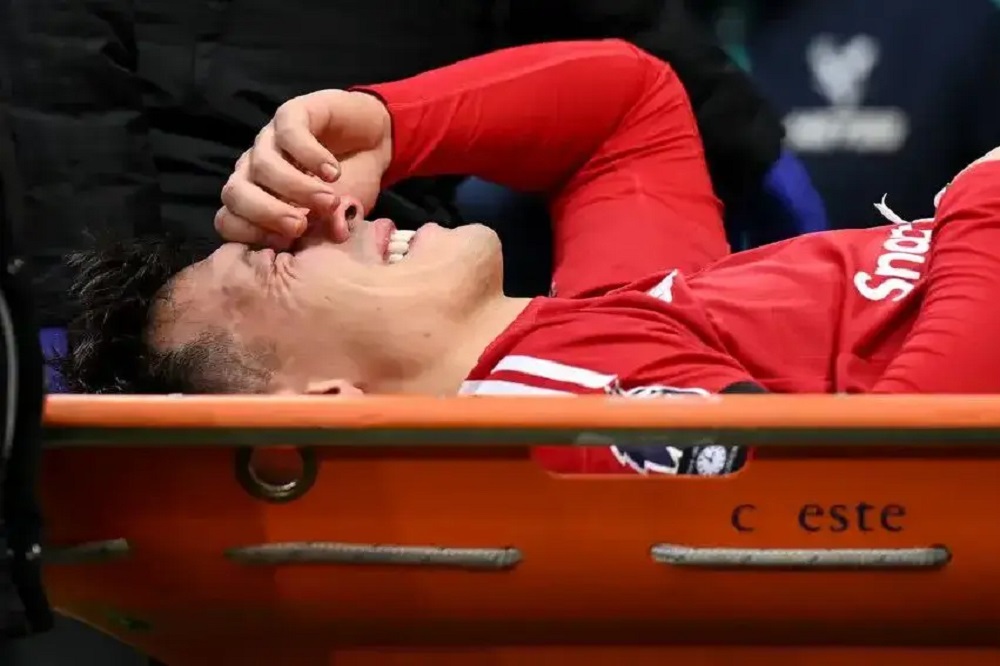 کریک نگران مصدومان تیمش